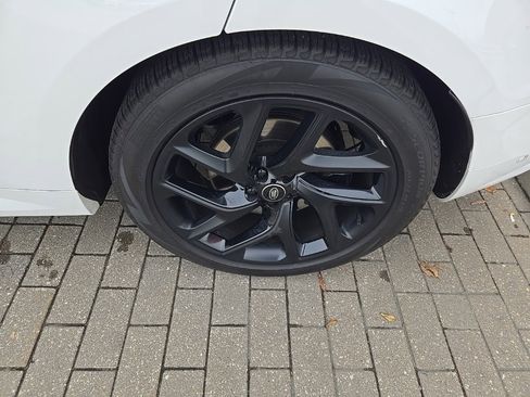 Used 2024 Land Rover Range Rover Sport Dynamic SE image 9