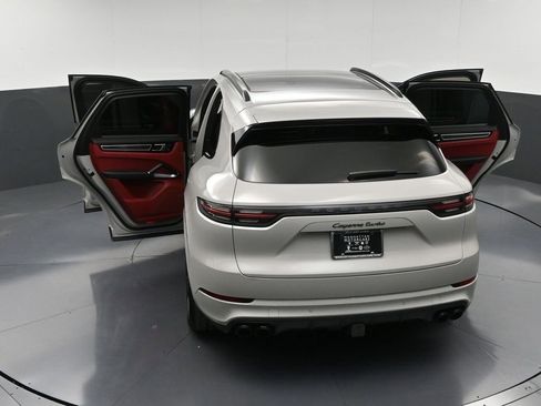 Certified 2022 Porsche Cayenne Turbo image 38