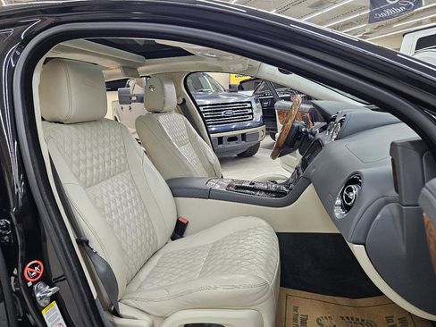 Used 2019 Jaguar XJ L Supercharged RWD image 19
