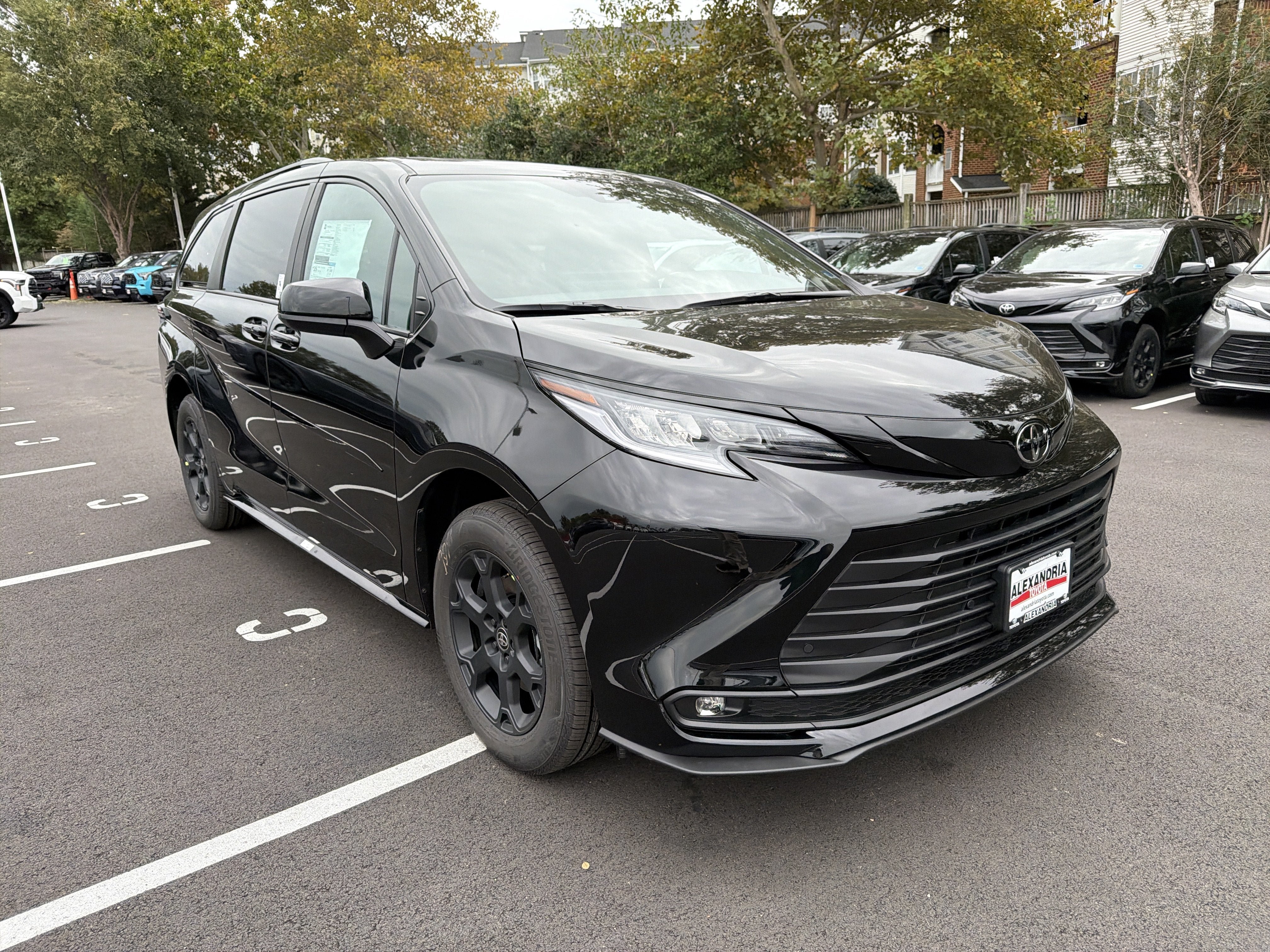 New 2026 Toyota Sienna XLE Woodland Edition AWD/4WD image 3