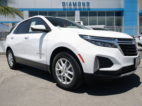 Used 2024 Chevrolet Equinox LT FWD image 1