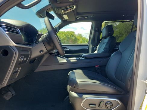 New 2026 Jeep Grand Wagoneer Limited AWD/4WD image 9