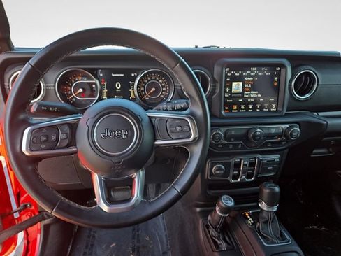Used 2022 Jeep Wrangler Unlimited Sahara AWD/4WD image 17