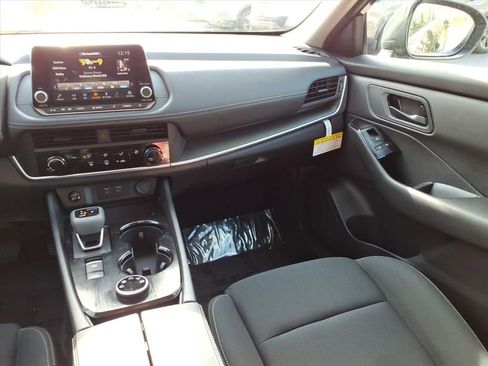 Used 2025 Nissan Rogue S image 21