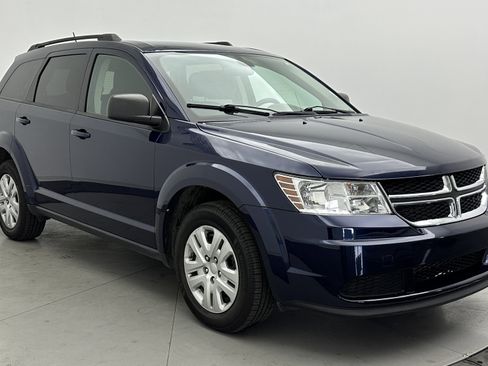 Used 2018 Dodge Journey SE image 3