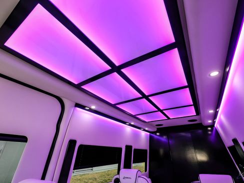 Used 2023 Mercedes-Benz Sprinter 3500 image 96