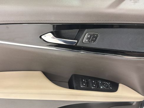 Used 2023 Lincoln Nautilus FWD w/ Premium Package image 11