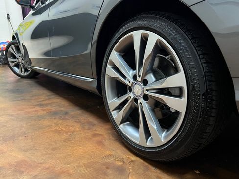 Used 2017 Mercedes-Benz C 300 Sedan image 40