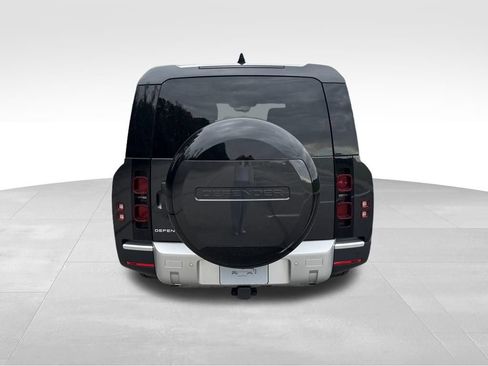 New 2024 Land Rover Defender 130 S image 9