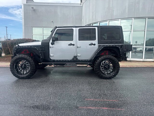 Used 2018 Jeep Wrangler Unlimited Sport S AWD/4WD image 11