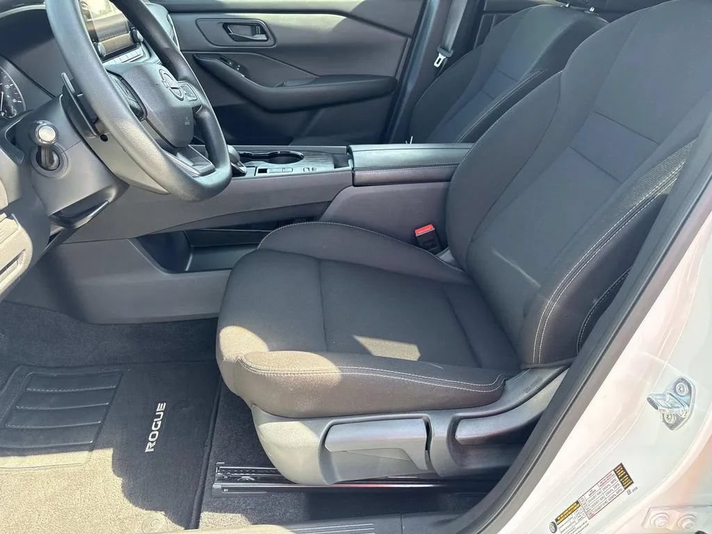 Used 2025 Nissan Rogue S FWD image 27