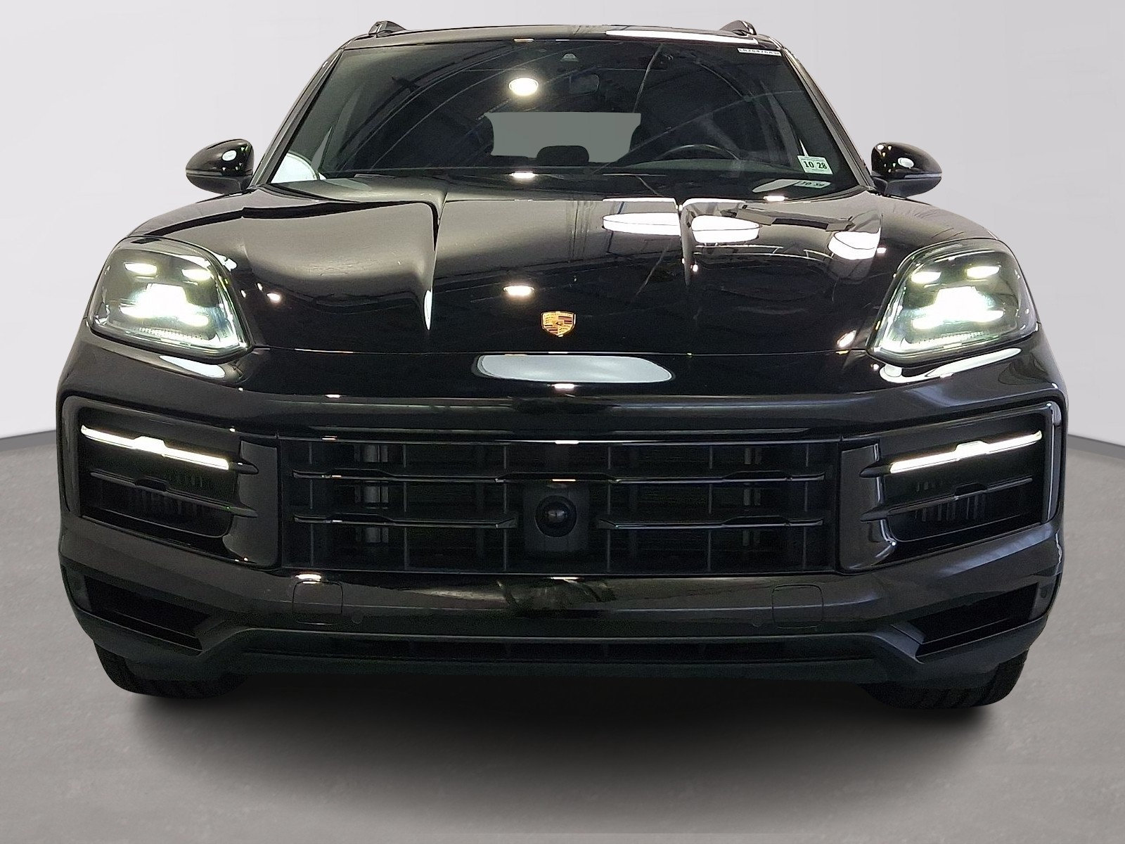 Used 2024 Porsche Cayenne AWD/4WD image 2