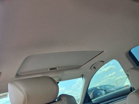 Used 2018 Honda Accord Touring image 10