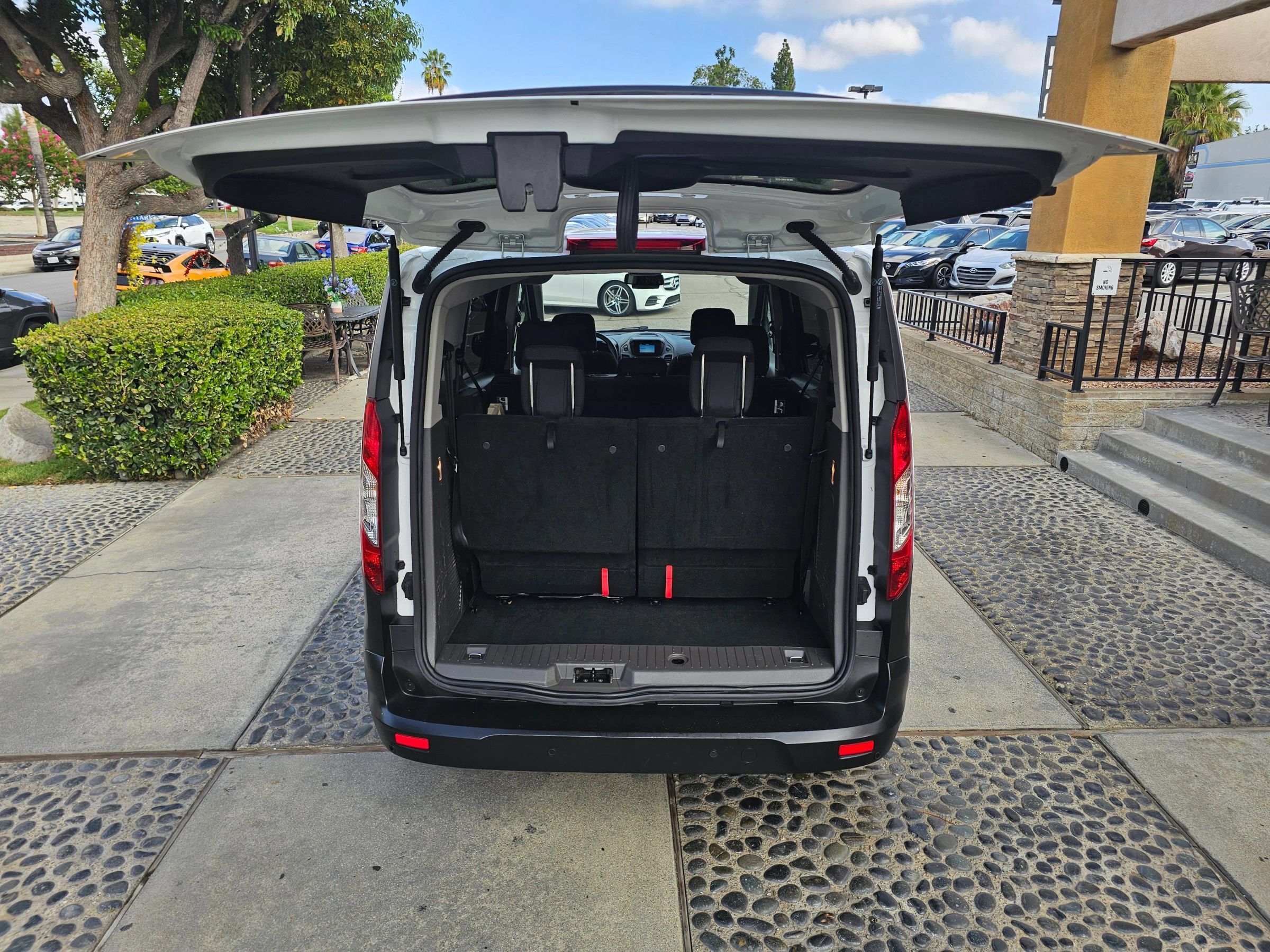 Used 2021 Ford Transit Connect XL FWD image 24
