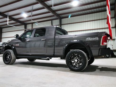 Used 2018 RAM 2500 Laramie w/ Off Road Package AWD/4WD image 7