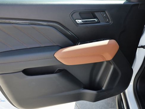 New 2025 GMC Canyon AT4 w/ Nightfall Edition image 10