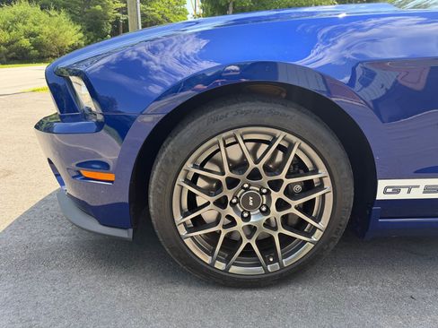 Used 2013 Ford Mustang Shelby GT500 RWD image 5