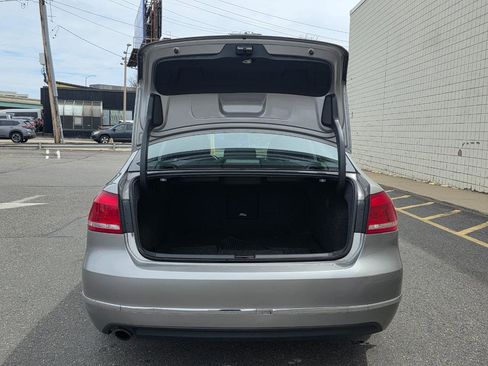 Used 2014 Volkswagen Passat 1.8T SEL Premium FWD image 9