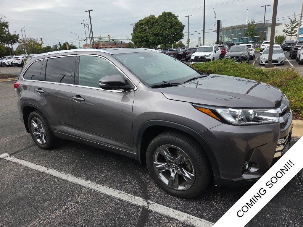 Used 2019 Toyota Highlander Limited Platinum AWD/4WD image 3