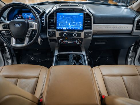 Used 2022 Ford F350 Lariat w/ Chrome Package image 27