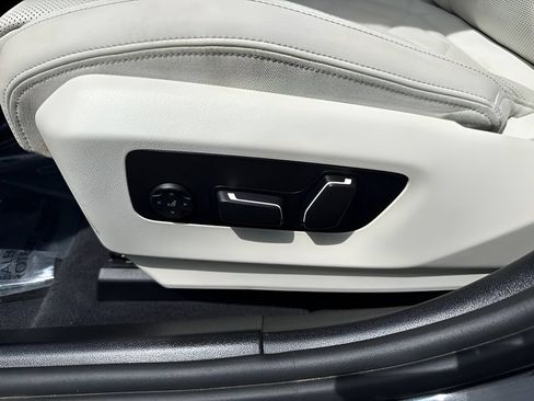 Used 2024 BMW i5 eDrive40i w/ M Sport Package RWD image 10