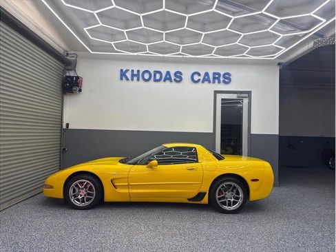 Used 2003 Chevrolet Corvette Z06 w/ Memory Package, 3 Drivers RWD image 1