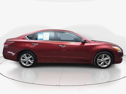 Used 2014 Nissan Altima 2.5 SV w/ Convenience Package FWD image 5