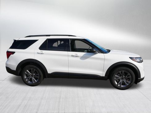 Used 2026 Ford Explorer Active w/ Active Comfort Package AWD/4WD image 8