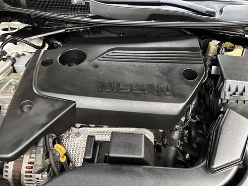 Used 2016 Nissan Altima 2.5 SV w/ Convenience Package image 11
