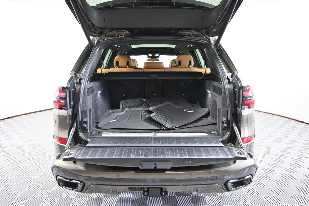 Used 2026 BMW X5 xDrive50e w/ M Sport Package AWD/4WD image 17