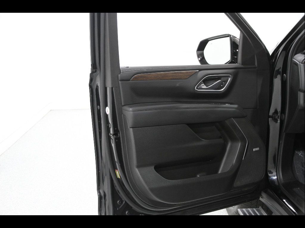 Certified 2023 Chevrolet Tahoe High Country AWD/4WD image 4