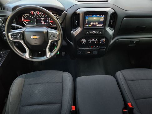 Used 2022 Chevrolet Silverado 2500 Custom w/ Custom Value Package image 28