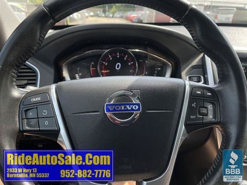 Used 2016 Volvo XC60 T6 w/ Proximity Package AWD/4WD image 18