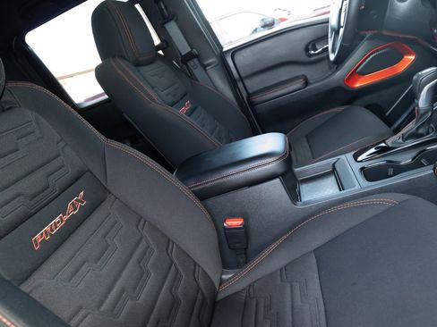 Used 2025 Nissan Frontier PRO-4X image 18