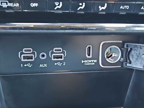 Used 2023 Jeep Grand Cherokee image 33