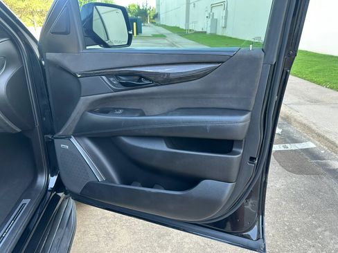 Used 2015 Cadillac Escalade Platinum AWD/4WD image 28