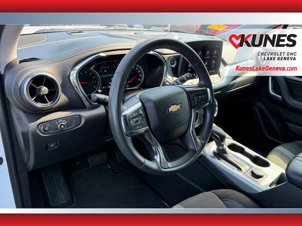 Used 2025 Chevrolet Blazer LT AWD/4WD image 16