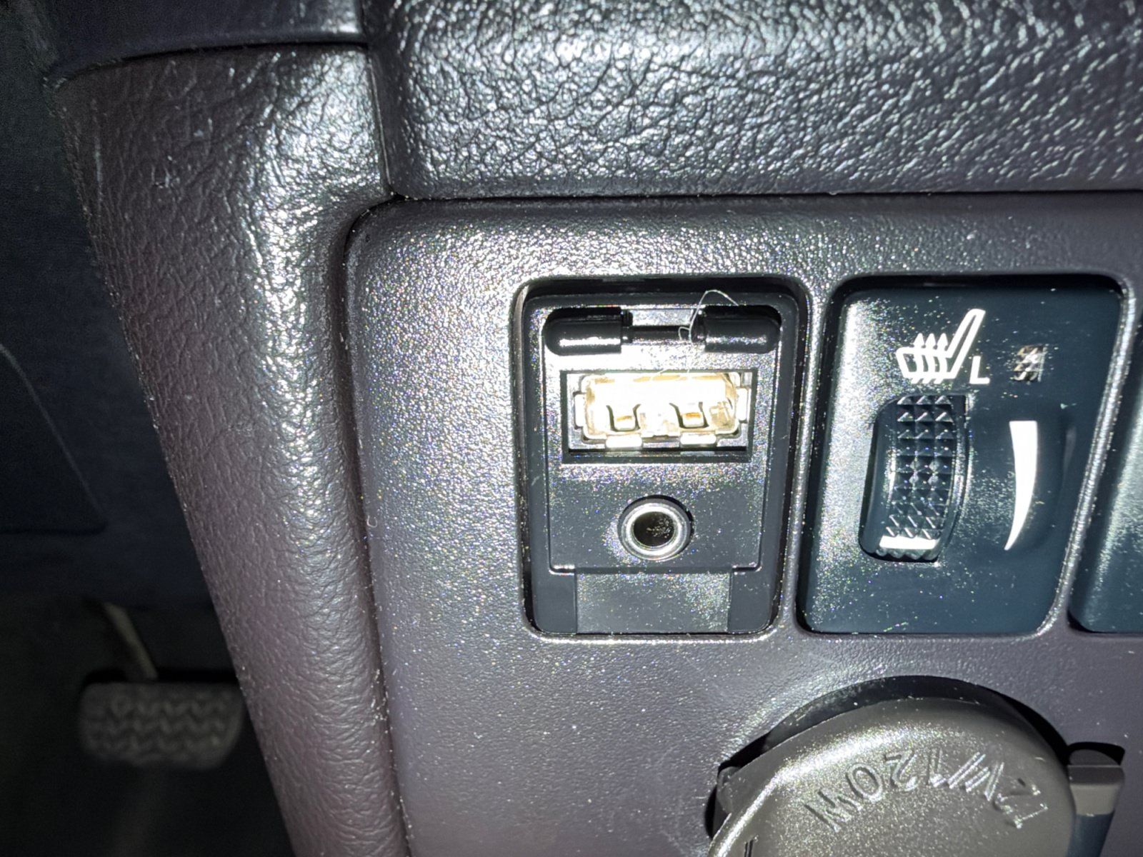 Used 2017 Toyota Sienna SE FWD image 20