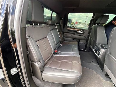 Used 2022 Chevrolet Silverado 1500 High Country w/ Technology Package AWD/4WD image 38