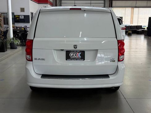 Used 2014 RAM C/V Tradesman FWD image 3