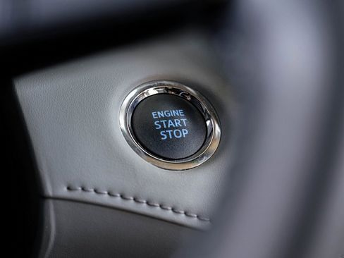 Used 2022 Toyota Highlander XLE image 30