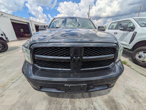 Used 2017 RAM 1500 Classic SLT AWD/4WD image 3