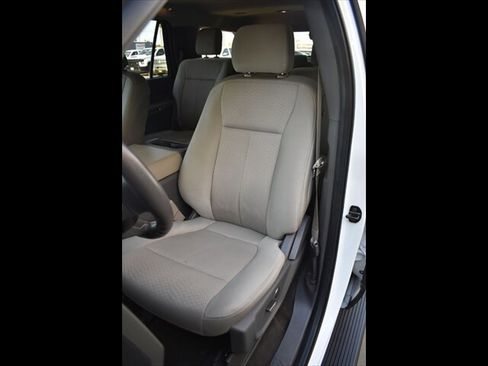 Used 2019 Ford Expedition XLT RWD image 17