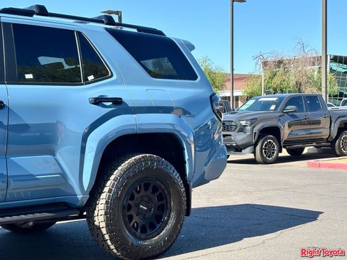 Used 2026 Toyota 4Runner Platinum AWD/4WD image 9