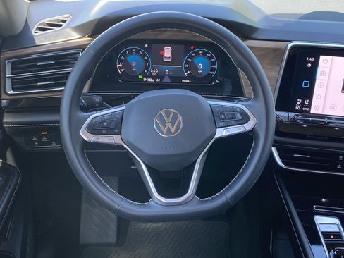 Used 2024 Volkswagen Atlas SE AWD/4WD image 10