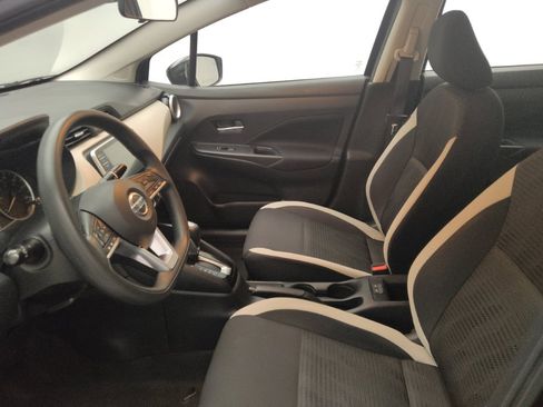 Used 2021 Nissan Versa SV FWD image 17