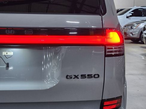 Used 2024 Lexus GX 550 w/ Accessory Package (Z1) image 22