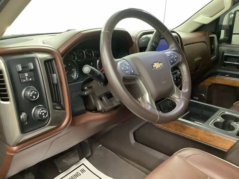 Used 2015 Chevrolet Silverado 1500 High Country image 13