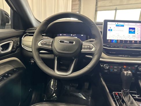 Used 2023 Jeep Compass Limited w/ Elite Group AWD/4WD image 16