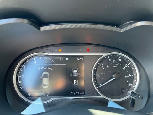 Used 2025 Nissan Versa SV image 40